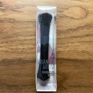 Catrice Triangle Artist Foundation Brush
